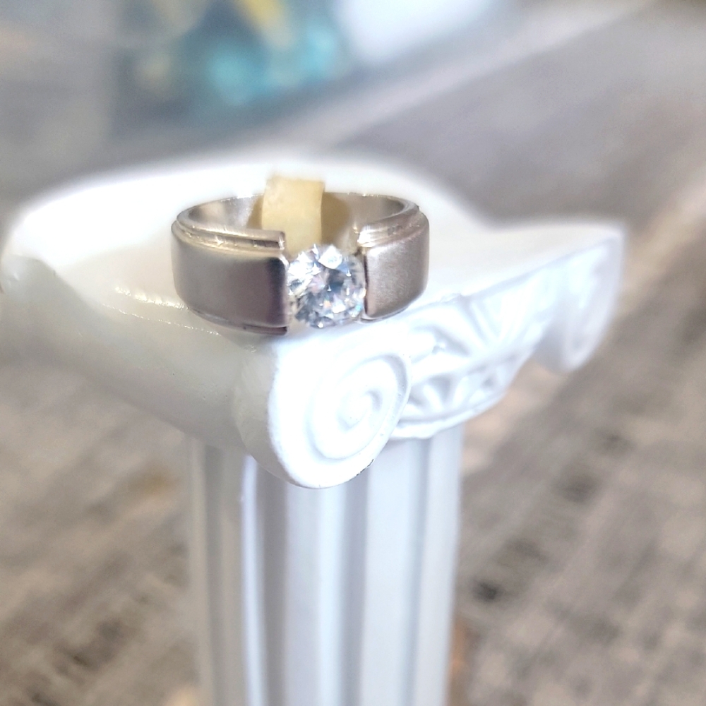 Silver 925 Ring with Clear Gemstone Size 6
